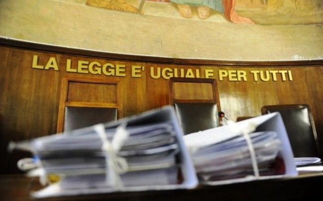 aula di tribunale - foto d'archivio