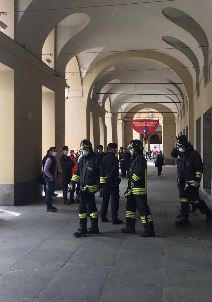 Busta con polvere bianca inviata a Cirio: dentro un foglio con scritto &quot;antrace&quot; [FOTO E VIDEO]