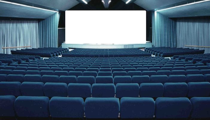 sala cinematografica vuota