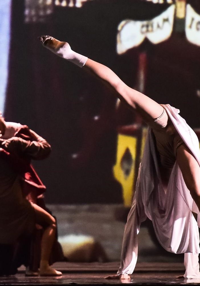 danzatori sul palcoscenico