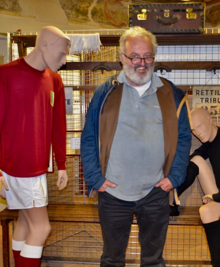 Tifosi armeni e l'ex direttore del Torino Film Festival in visita al museo della Leggenda Granata di Grugliasco