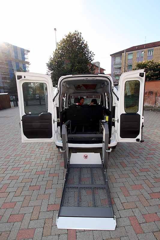 Fiat Doblo per trasporto carrozzine