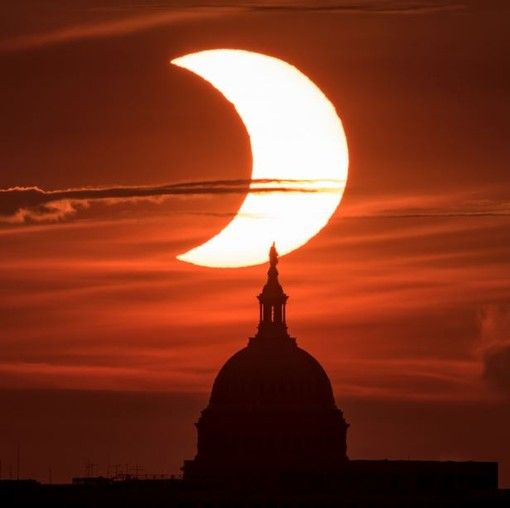 Grande attesa per l'eclissi di sole prevista per domani
