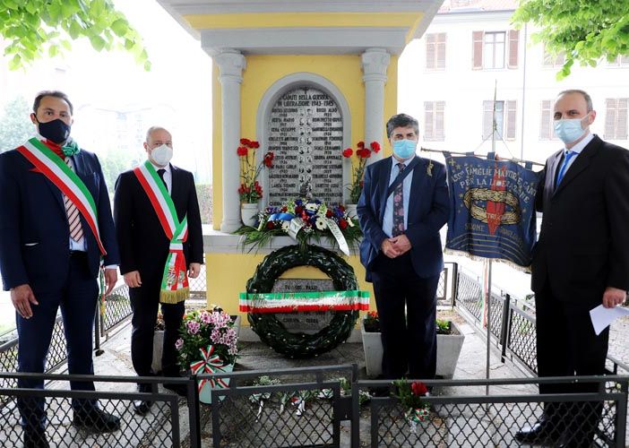 cerimonia con sindaci e istituzioni a Grugliasco