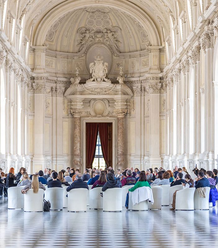 La Reggia di Venaria accoglie la primavera: il concerto immersivo del Trio Italiano d'Archi [VIDEO]