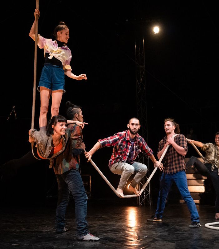 spettacolo di circo contermporaneo