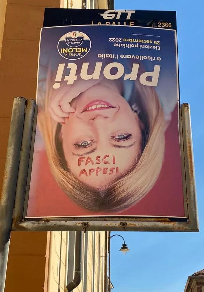 manifesto meloni vandalizzato