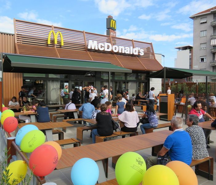 Il McDonald's di Settimo, il giorno dell'inaugurazione