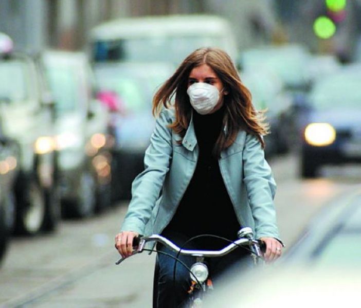 Smog, da domani scatta il livello arancione: fermi anche i diesel Euro5