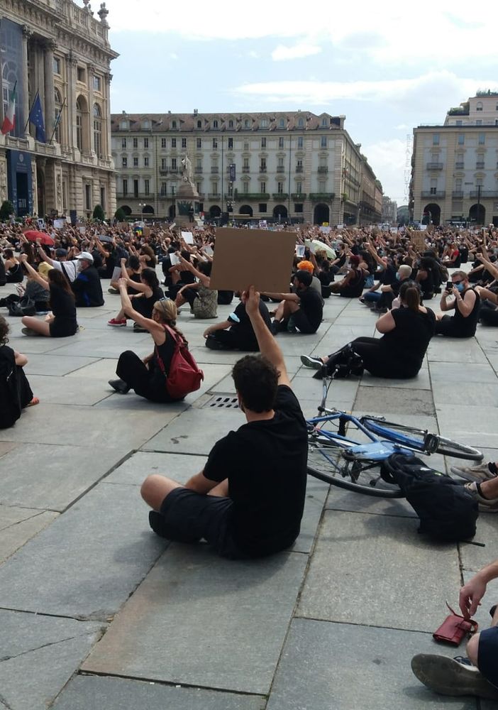 Black lives matter Grugliasco, sabato 27 flash mob contro il razzismo