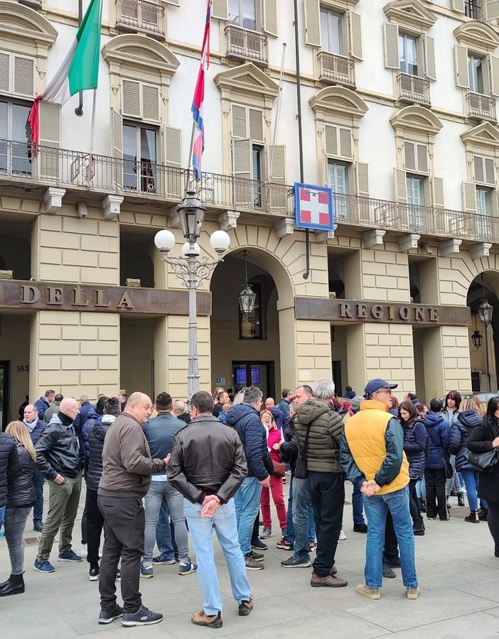 protesta lavoratori piazza Castello