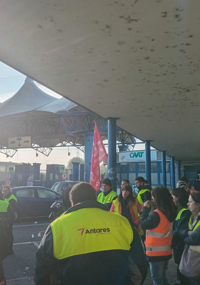 manifestazione di protesta al Caat