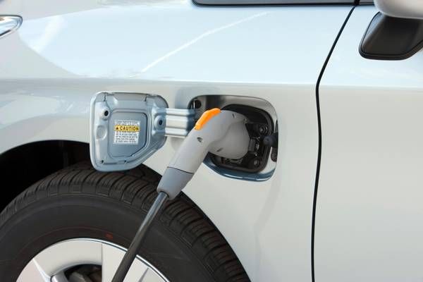 Mobilità elettrica, Grugliasco lancia l'appello: &quot;Serve un piano organico per installare le colonnine di ricarica&quot;