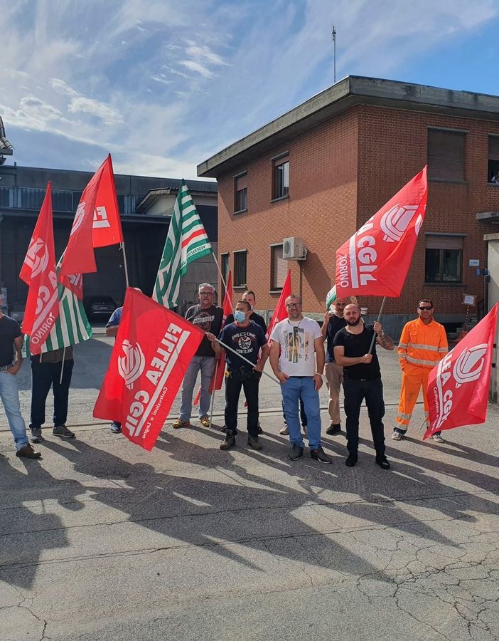Senza stipendio da aprile: incrociano le braccia i 60 lavoratori della Massano srl