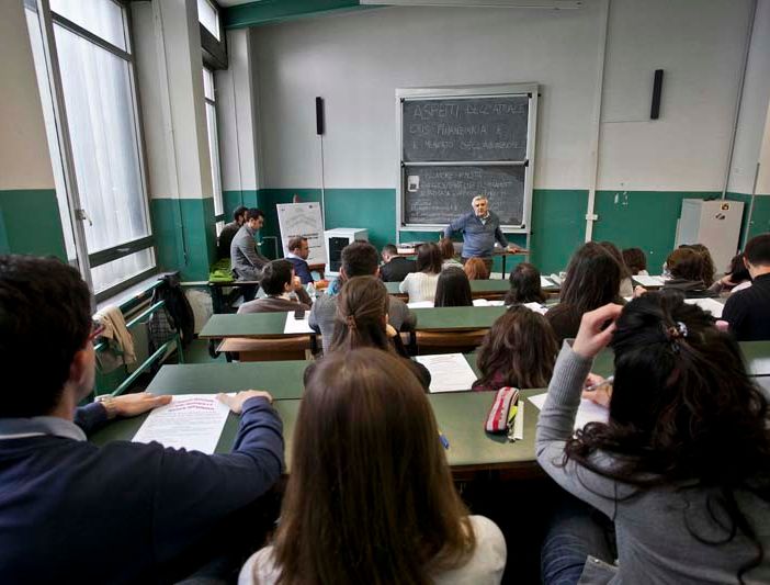 In Piemonte crescono gli iscritti alle scuole professionali, in calo licei e istituti tecnici