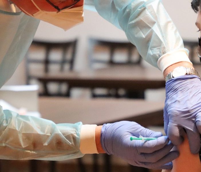 Vaccini, oggi oltre 15mila vaccinati in Piemonte, 1.248 hanno ricevuto la terza dose