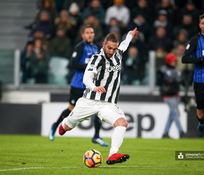 Il padre di Higuain in difesa del figlio: &quot;Gonzalo tornerà in Italia e rispetterà il contratto con la Juve&quot;
