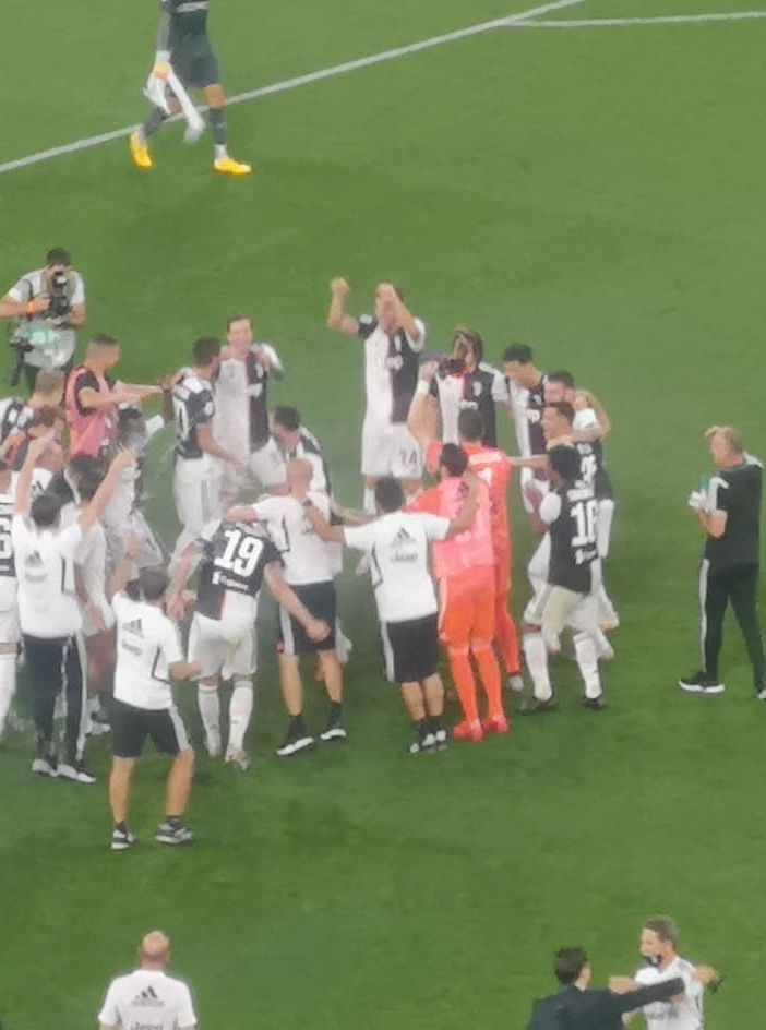 Ronaldo e Bernardeschi firmano la vittoria che vale lo scudetto: la Juve batte la Samp e può festeggiare