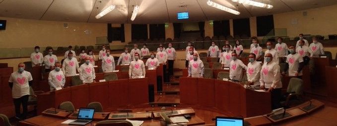 Un "cuore rosa" in Consiglio regionale per promuovere la prevenzione dei tumori femminili e sostenere la ricerca