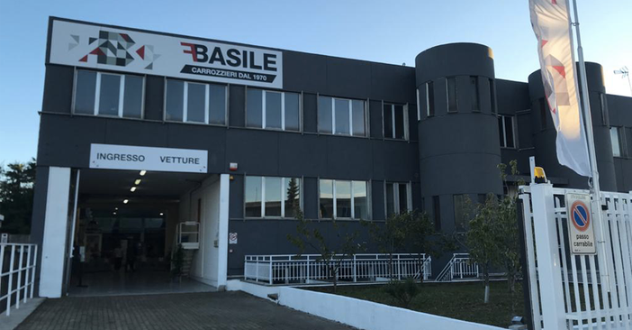 Inaugurata la nuova sede di Fratelli Basile: “Annunciamo l’accordo con Bmw, nel 2021 al via la scuola di carrozzeria” [VIDEO]