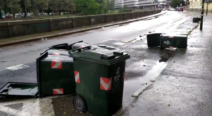 cassonetti scoperchiati