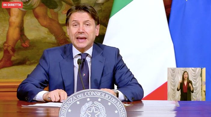 Coronavirus, ecco il Decreto Rilancio. Conte: "Testo da 55 miliardi, come due manovre economiche: soccorso, ma anche premessa per la ripresa" Coronavirus, ecco il Decreto Rilancio. Conte: "Testo da 55 miliardi, come due manovre economiche: soccorso, ma anche premessa per la ripresa"
