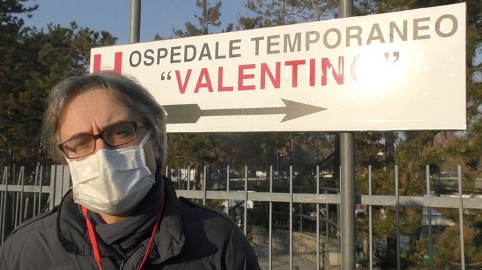 I primi giorni all’ospedale Valentino: “Riempito il primo reparto, i pazienti arrivano da tutta la Regione” [VIDEO]