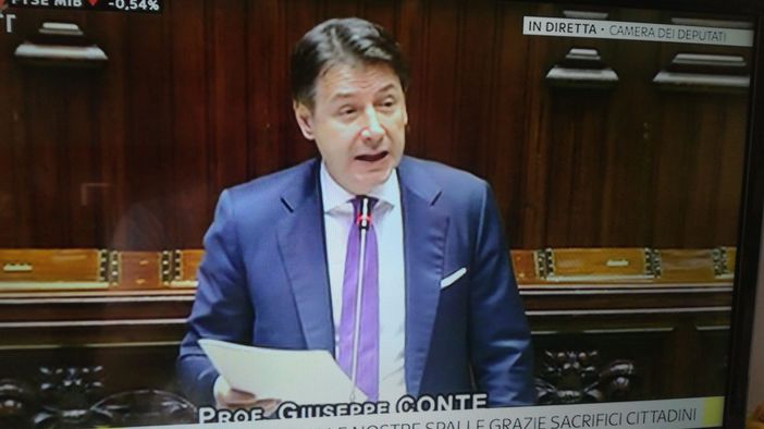 Conte alla Camera sul Decreto Rilancio: "Il peggio è alle spalle, dopo 3 mesi. Riaprire è un rischio calcolato, ma serve prudenza" Conte alla Camera sul Decreto Rilancio: "Il peggio è alle spalle, dopo 3 mesi. Riaprire è un rischio calcolato, ma serve prudenza"