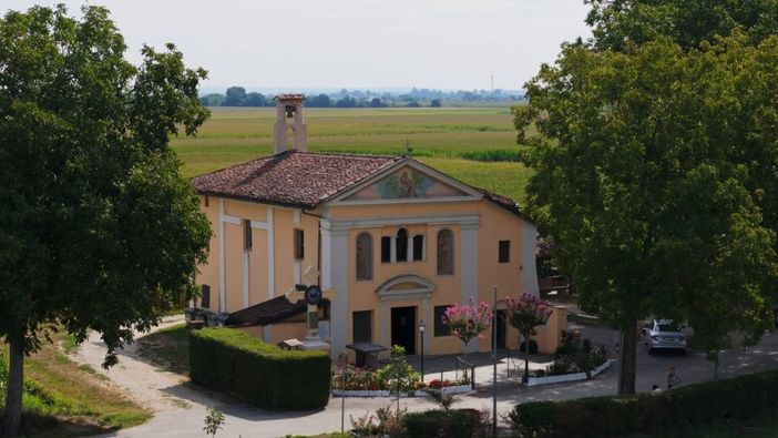 Santuario della Noce a Villanova Solaro Santuario della Noce a Villanova Solaro