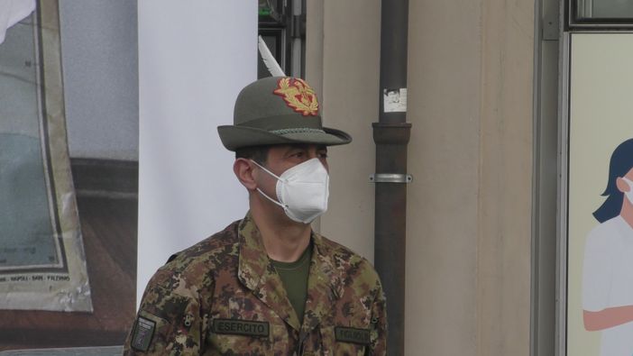 Il generale Figliuolo a Sestiere: “Stop alle polemiche sul Green Pass, vacciniamoci” Il generale Figliuolo a Sestiere: “Stop alle polemiche sul Green Pass, vacciniamoci”