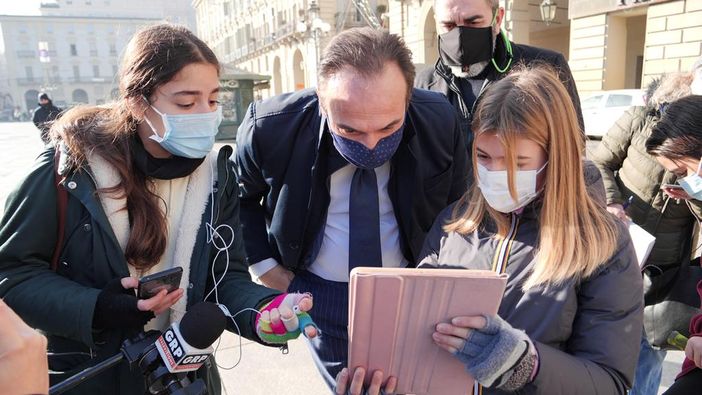 Piemonte arancione, scuola media &quot;rossa&quot;, Cirio tiene il punto: &quot;Prudenza in vista delle Feste. Recupereremo i giorni persi in presenza&quot;