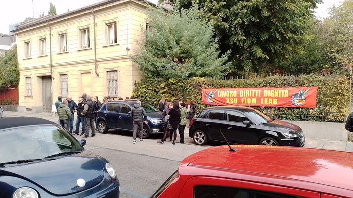 Crisi Lear, i sedili della 500 elettrica si fanno in Turchia e a Grugliasco dilaga la cassa