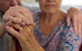 donna anziana donna anziana