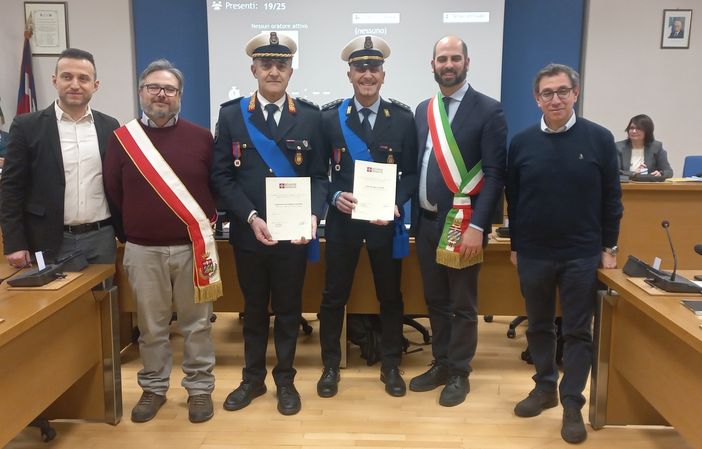 Collegno premia il comandante della Polizia locale Galletta e il commissario Sandri Collegno premia il comandante della Polizia locale Galletta e il commissario Sandri