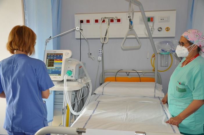 Covid, negli ospedali il tasso d'occupazione dei posti letto all'1%: il Piemonte rimane in zona bianca