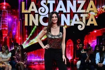 Verissimo, Manuela Arcuri: "Mi chiesero di alzare la maglietta durante un provino" Verissimo, Manuela Arcuri: "Mi chiesero di alzare la maglietta durante un provino"