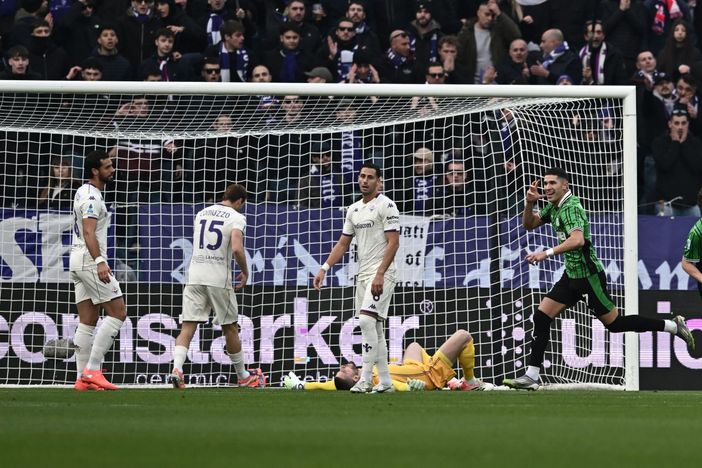 Notte fonda viola, il Sassuolo batte 3-1 la Fiorentina Notte fonda viola, il Sassuolo batte 3-1 la Fiorentina