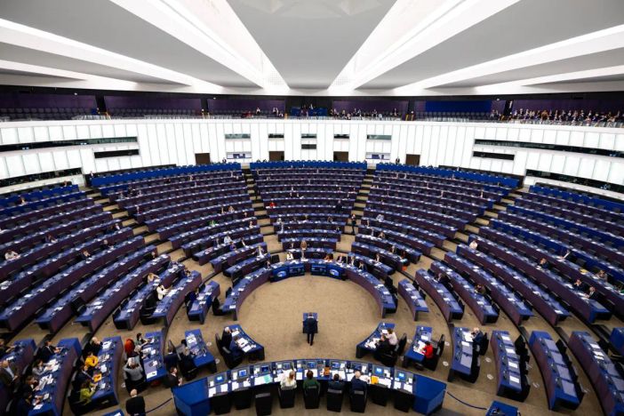 Ucraina, Parlamento Ue accelera l’approvazione del prestito da 90 miliardi Ucraina, Parlamento Ue accelera l’approvazione del prestito da 90 miliardi