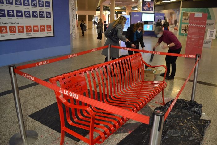 panchina rossa a Grugliasco panchina rossa a Grugliasco