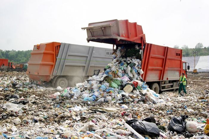 Trattamento rifiuti, nuovi criteri per le aree di smaltimento e riciclo Trattamento rifiuti, nuovi criteri per le aree di smaltimento e riciclo