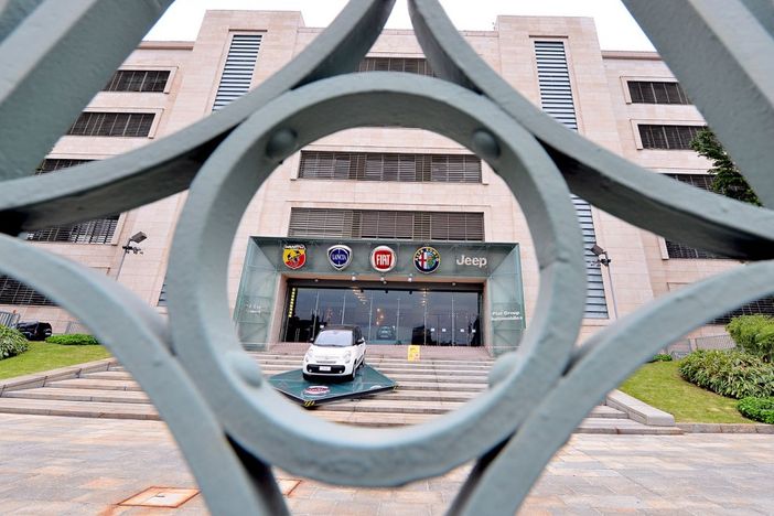 Il Coronavirus spegne il motore dell'auto: il mercato europeo crolla, Fca fa peggio