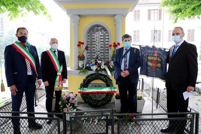 cerimonia con sindaci e istituzioni a Grugliasco cerimonia con sindaci e istituzioni a Grugliasco