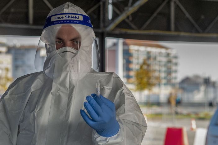 Il parere degli epidemiologi: "Poco opportuno lo screening di massa in Piemonte" Il parere degli epidemiologi: "Poco opportuno lo screening di massa in Piemonte"