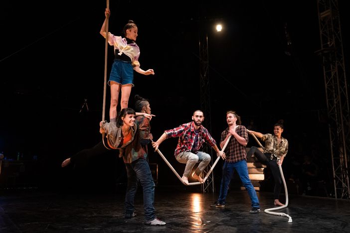 spettacolo di circo contermporaneo