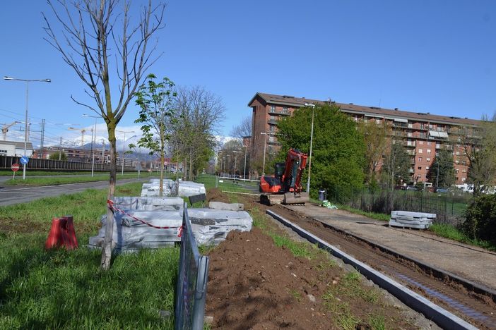 Grugliasco, lavori in corso Adriatico per la nuova pista ciclabile