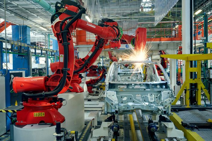 Stellantis si avvicina e 6 fornitori su dieci temono che "mamma Fiat" si sposti verso l'estero, anche se sperano di lavorare di più Stellantis si avvicina e 6 fornitori su dieci temono che "mamma Fiat" si sposti verso l'estero, anche se sperano di lavorare di più