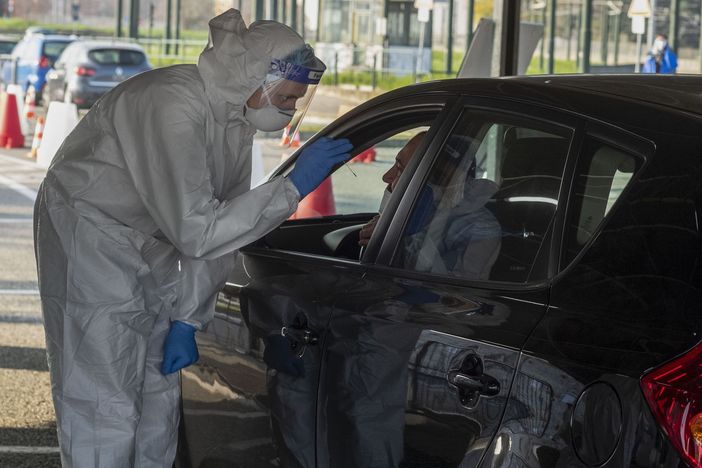 Covid, la Regione è al lavoro per garantire un prezzo calmierato dei tamponi