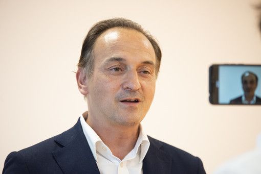 Covid, la promessa di Cirio alle aziende piemontesi: "Servono aiuti veri, porterò le vostre istanze al governo" Covid, la promessa di Cirio alle aziende piemontesi: "Servono aiuti veri, porterò le vostre istanze al governo"