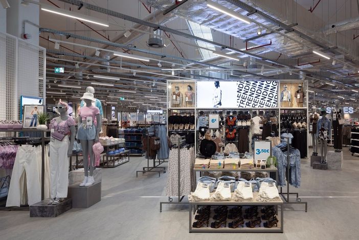 Interno punto vendita Primark (Immagine di Primark - Facebook)