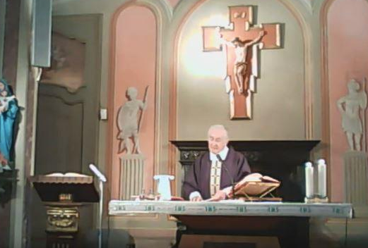 Messe ancora vietate dal 4 maggio, la Regione scrive a Conte: "Studiamo misure per garantire libertà di culto in sicurezza"